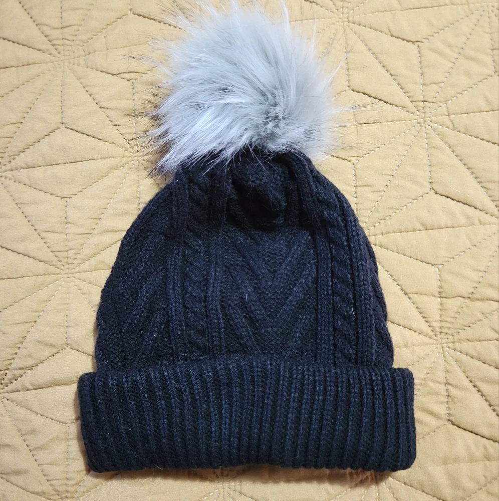 Fabletics Beanie - Picture 2 of 3